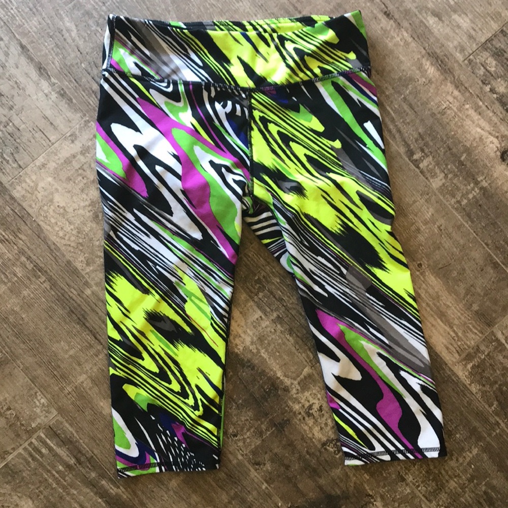 Bright neon fabletics workout Capri.